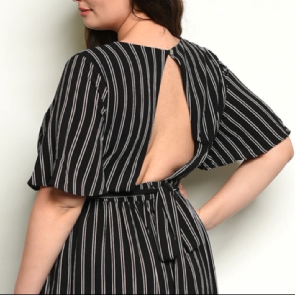 Striped Print Romper - Picture 5 of 6
